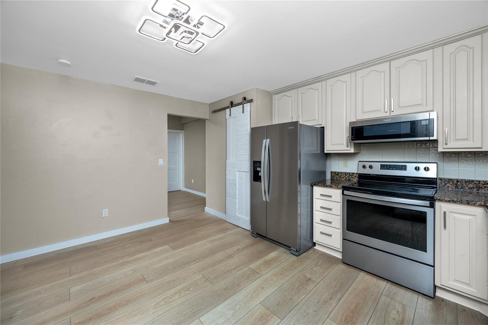 HIDDEN COVE - Residential Lease