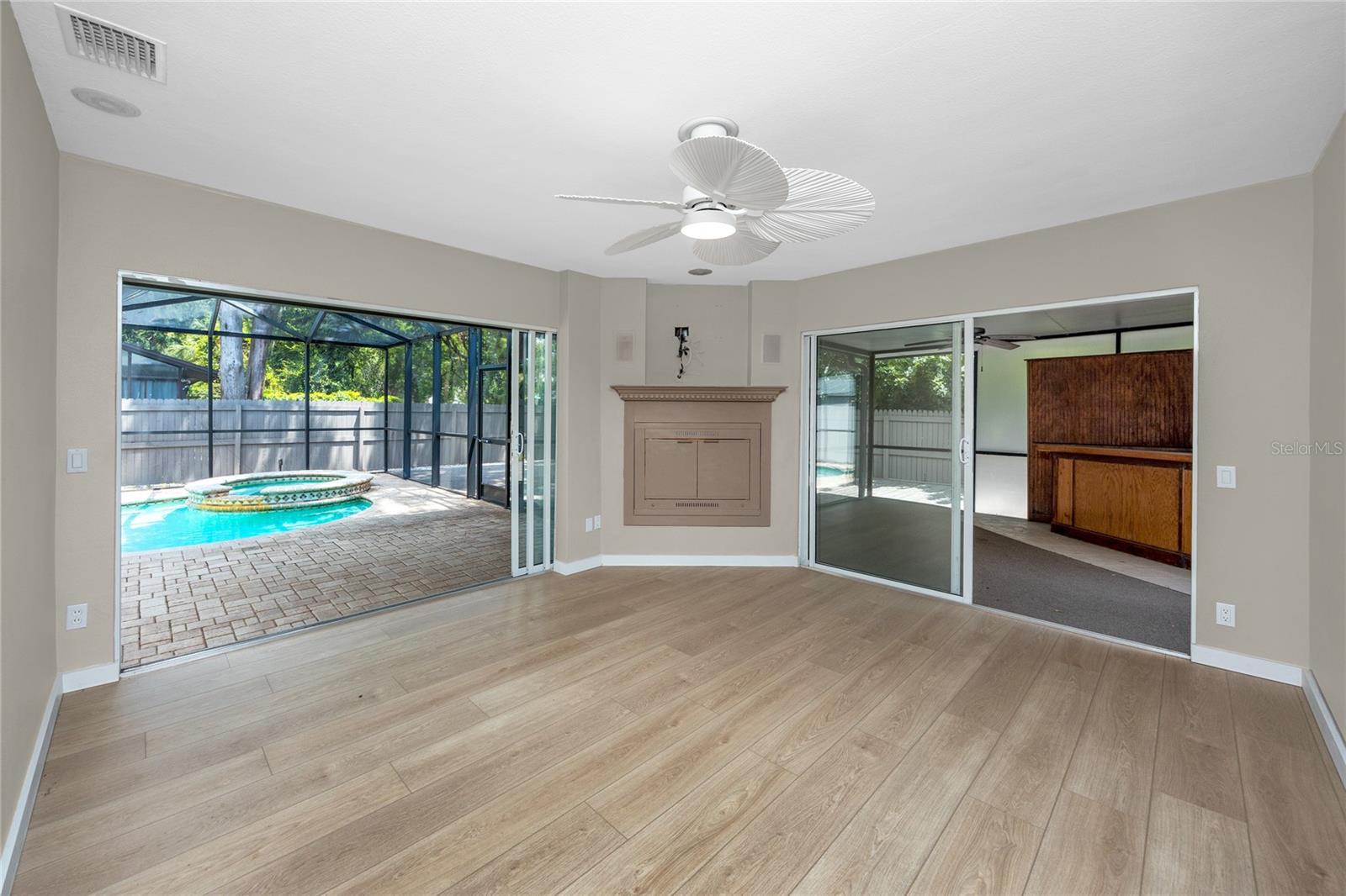 HIDDEN COVE - Residential Lease