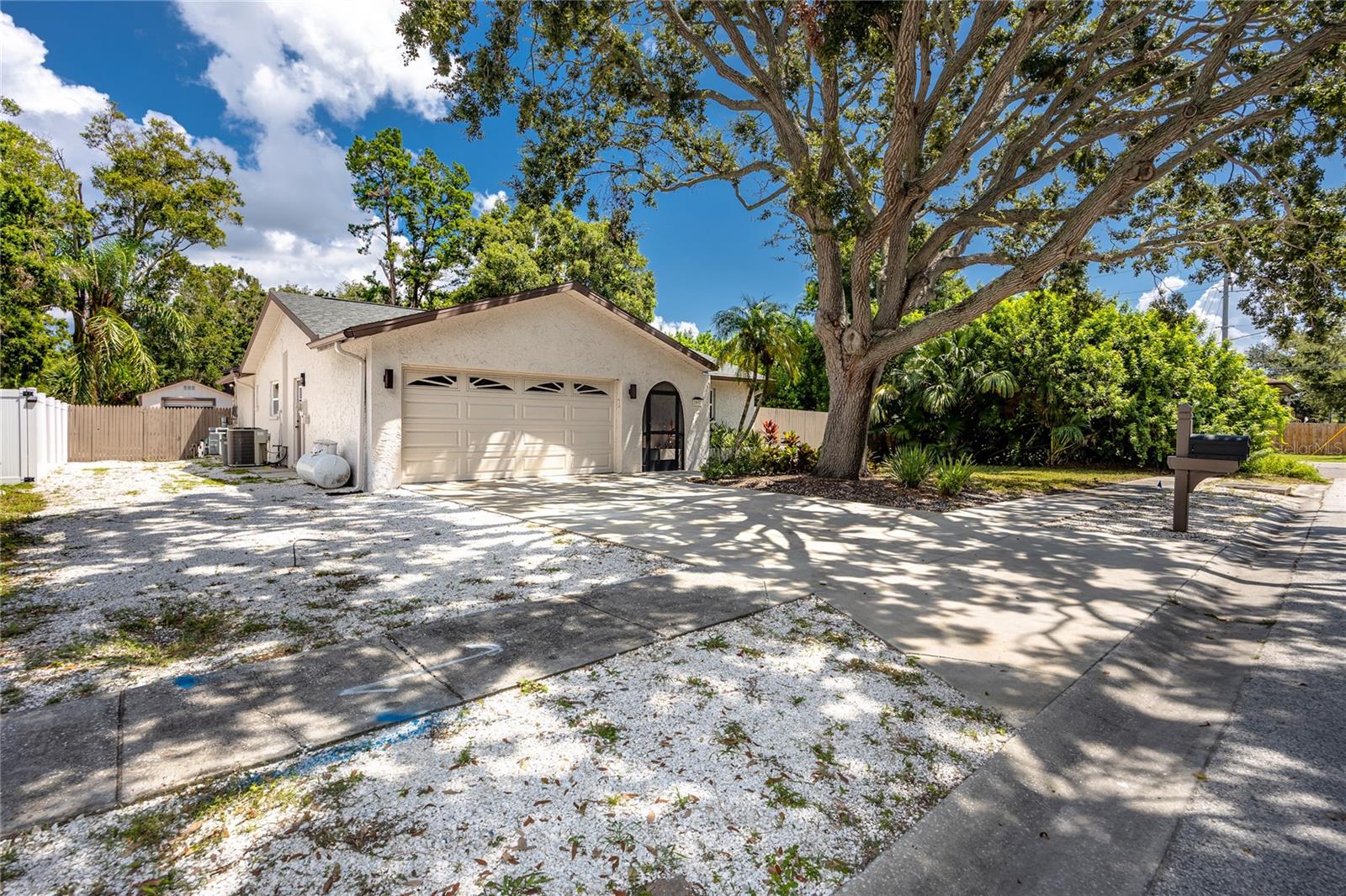 HIDDEN COVE - Residential Lease