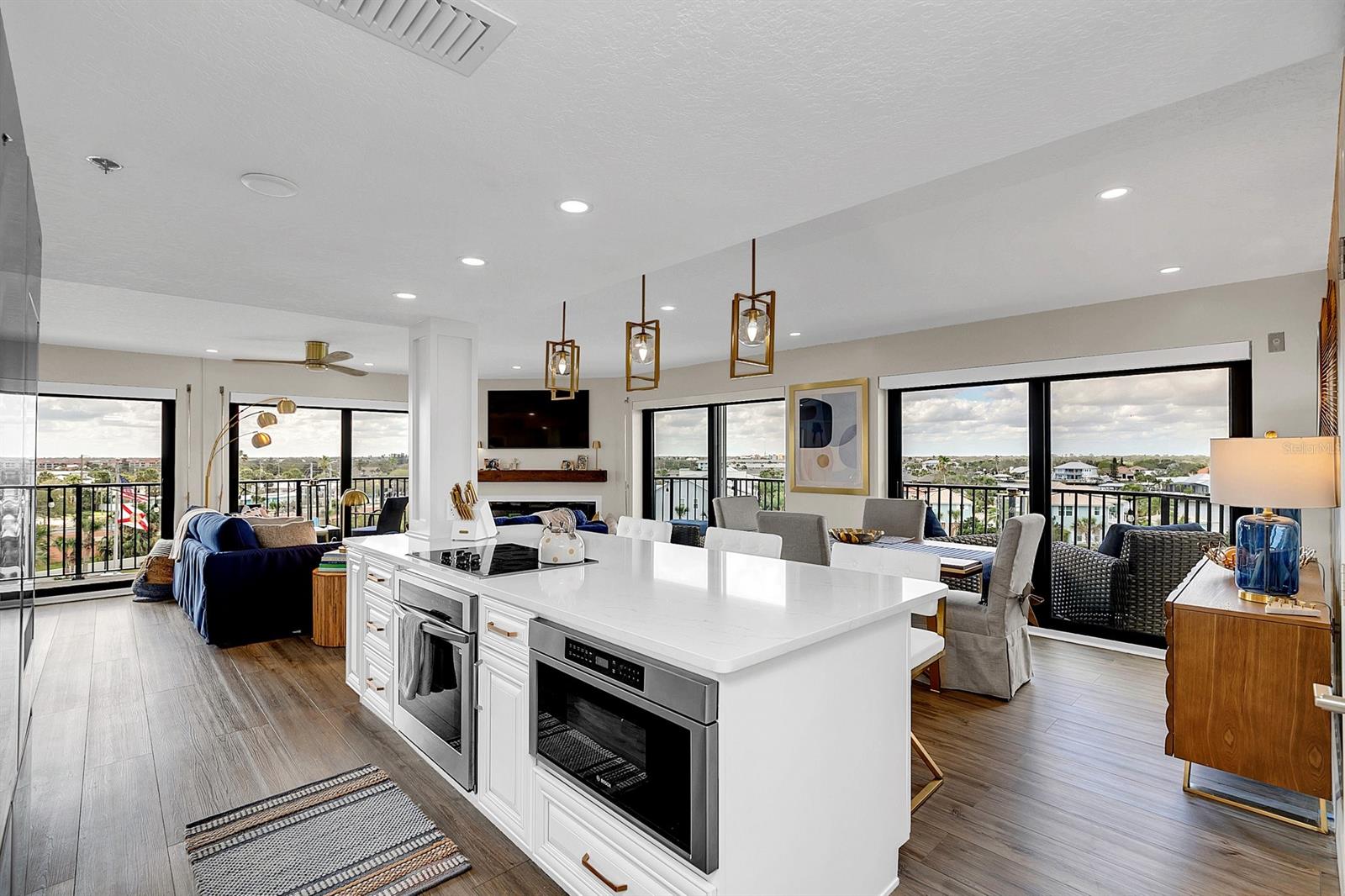 Diamond Head Point Condo - Residential