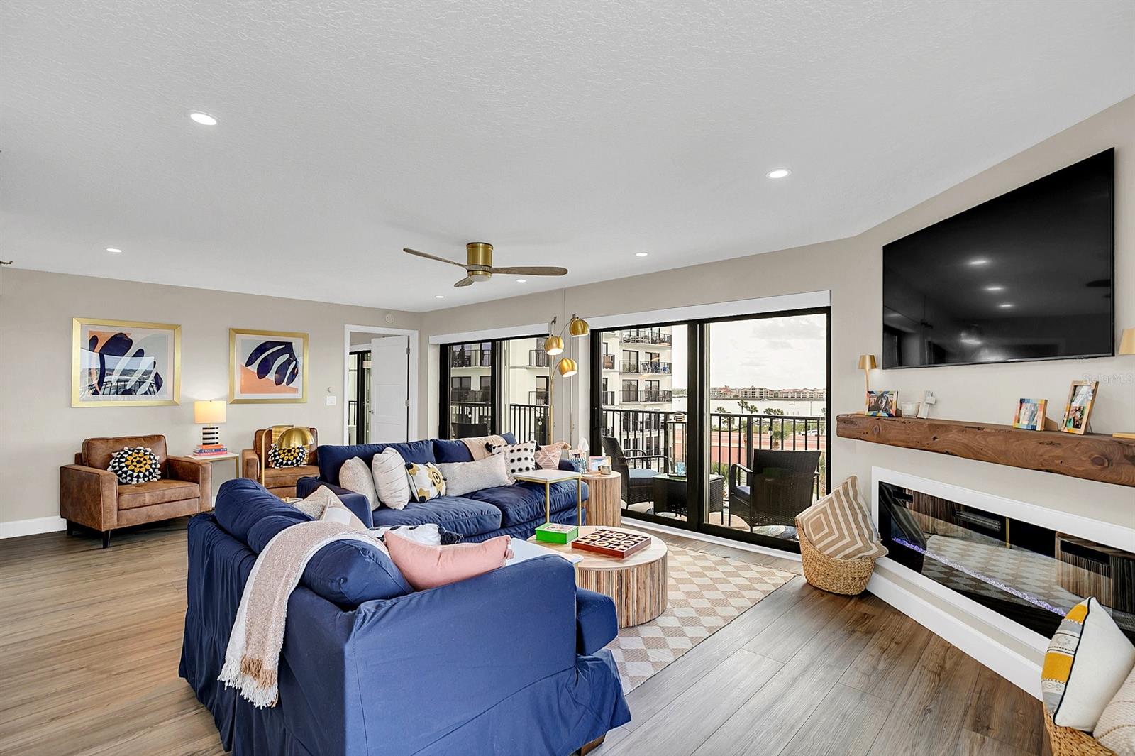 Diamond Head Point Condo - Residential