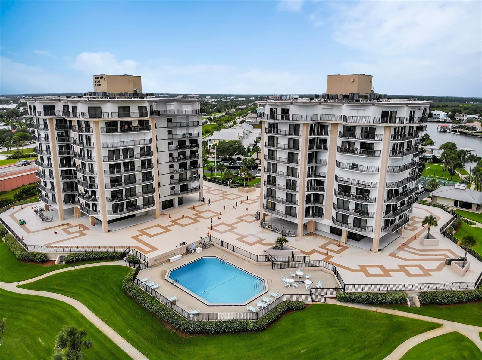 Diamond Head Point Condo - Residential