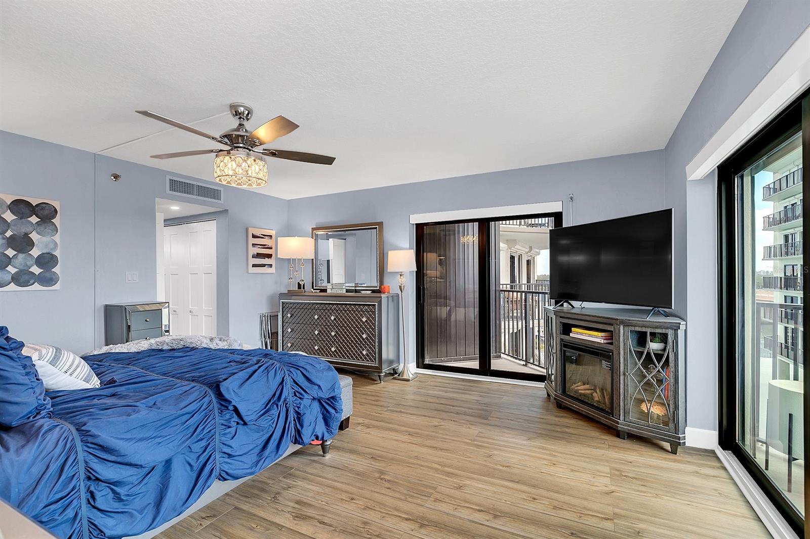 Diamond Head Point Condo - Residential