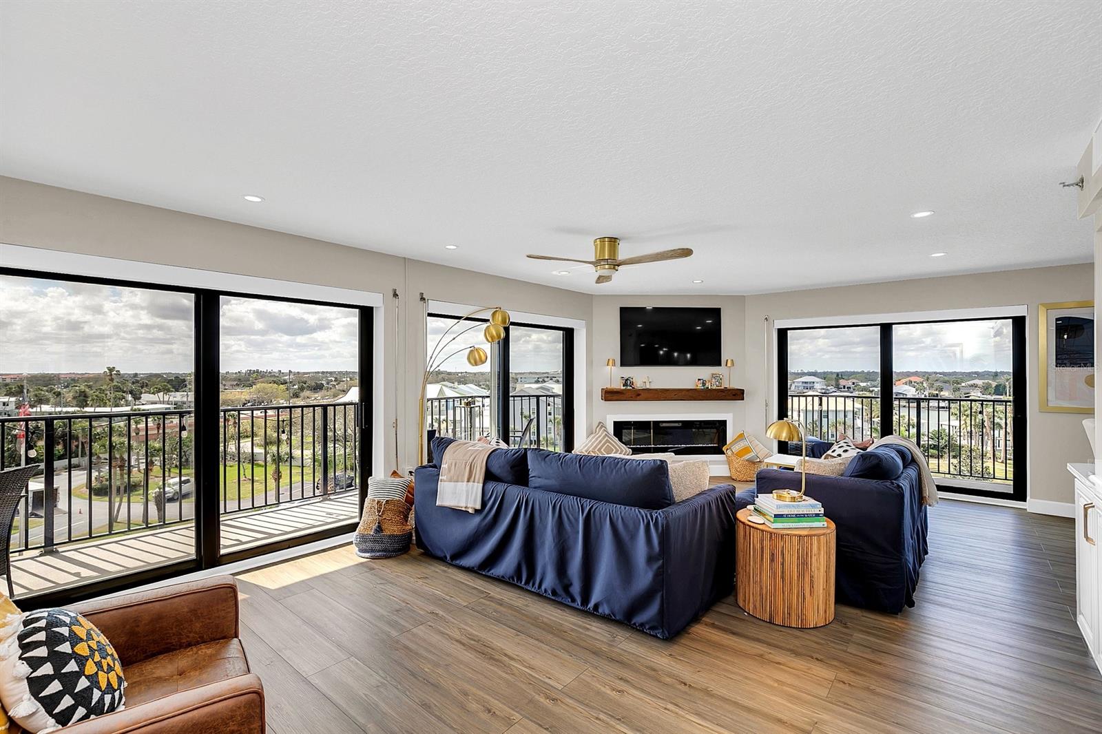 Diamond Head Point Condo - Residential