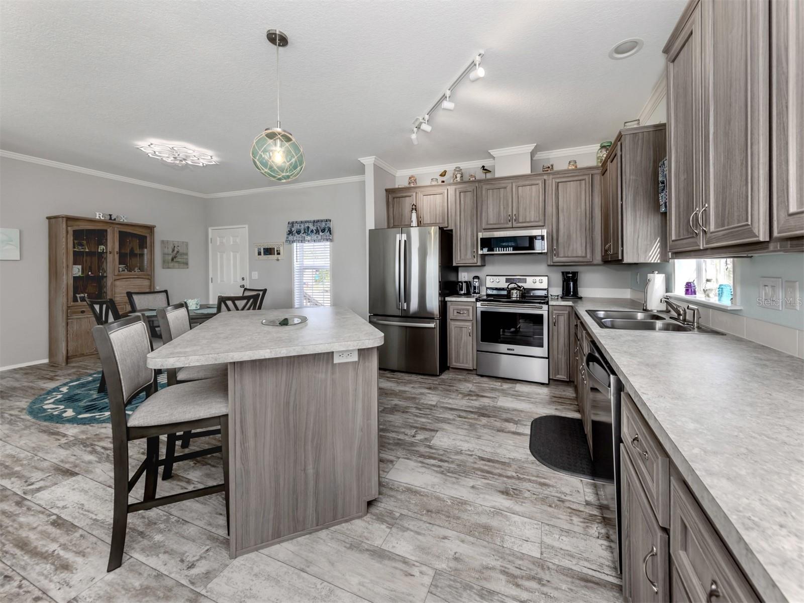 LAZY RIVER MHP - Residential