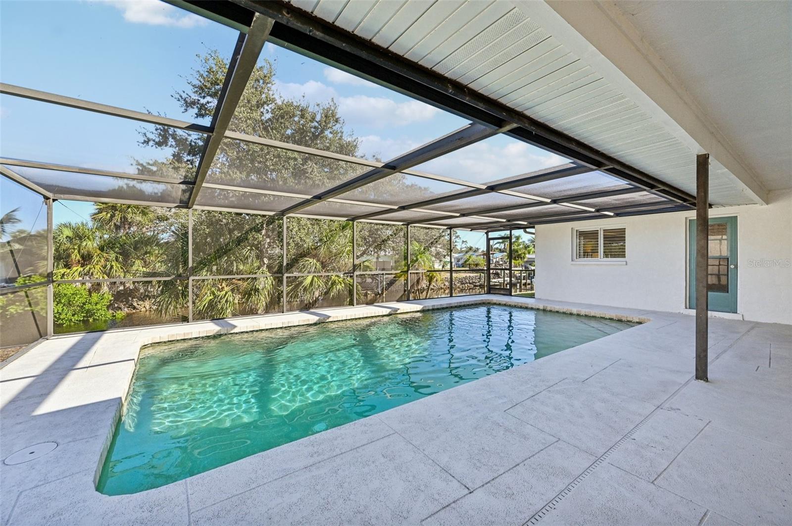 560 SANDLOR DRIVE