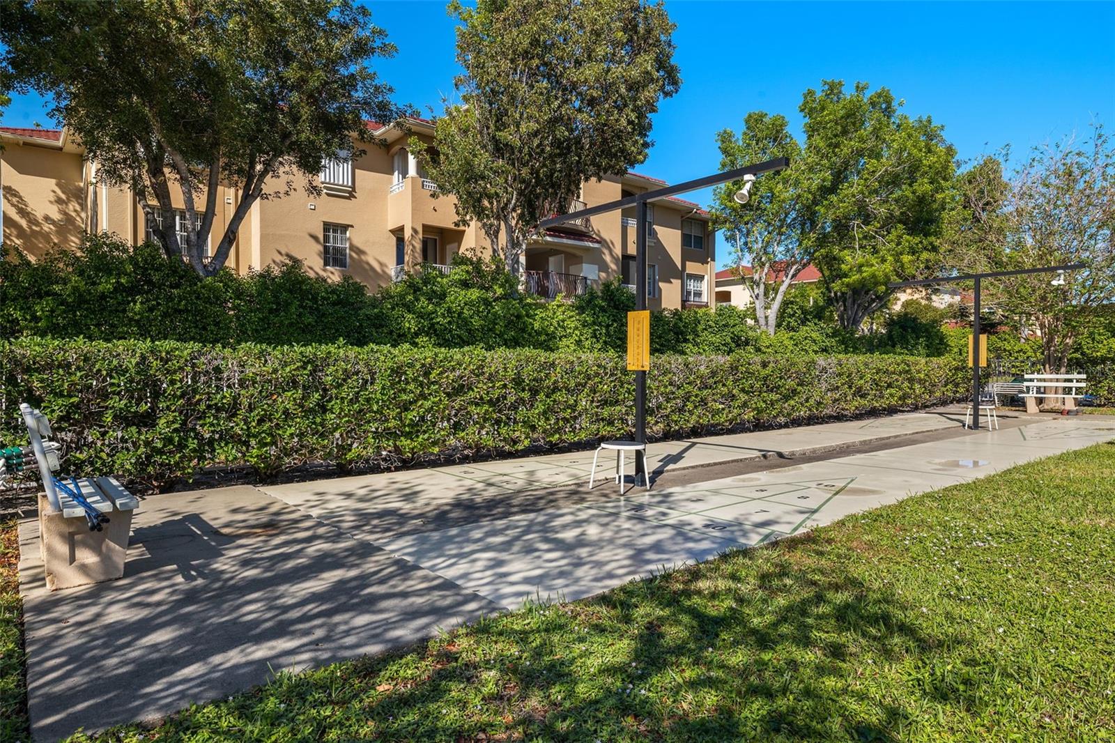 COURTYARDS CAPE CORAL S - Residential