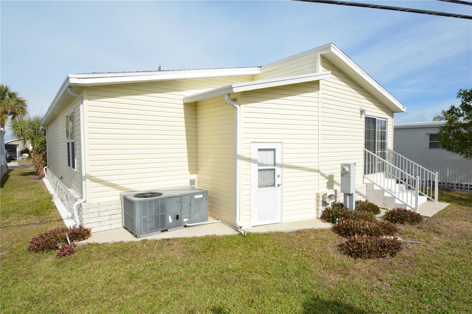 COUNTRY CLUB ESTATES - Residential