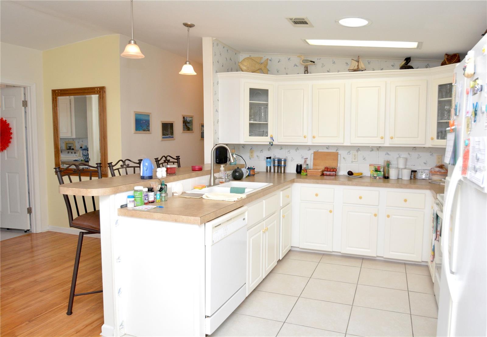 COUNTRY CLUB ESTATES - Residential