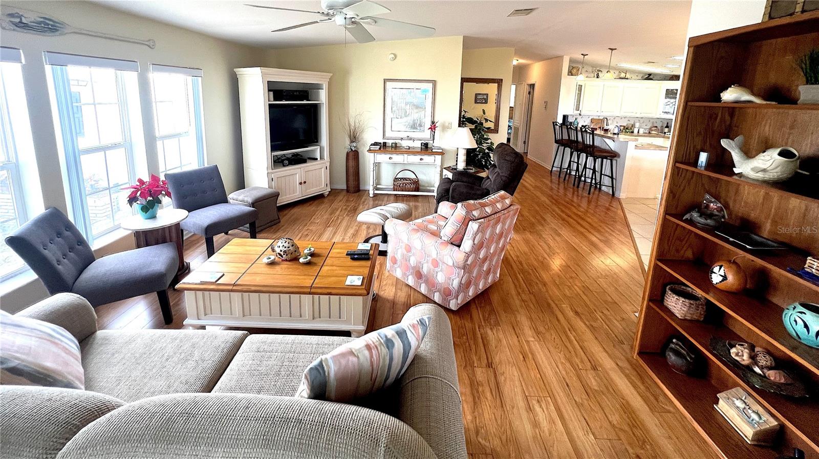 COUNTRY CLUB ESTATES - Residential