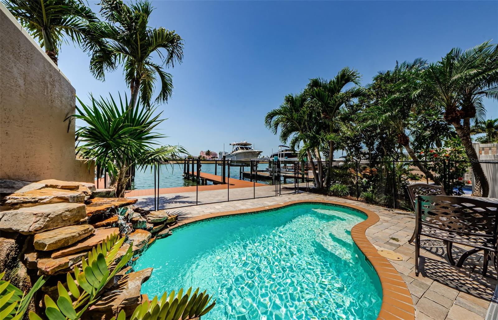 POOLS AT WINDWARD PASSAGE THE - Residential