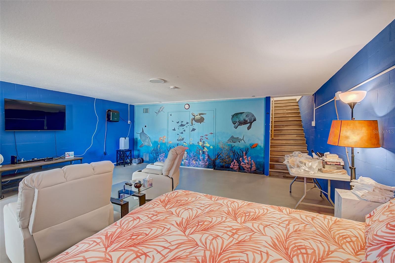 POOLS AT WINDWARD PASSAGE THE - Residential