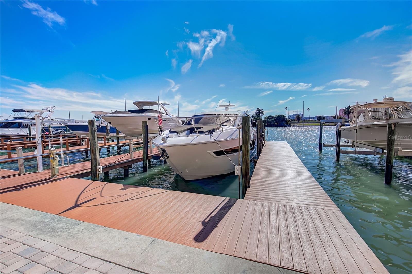 POOLS AT WINDWARD PASSAGE THE - Residential