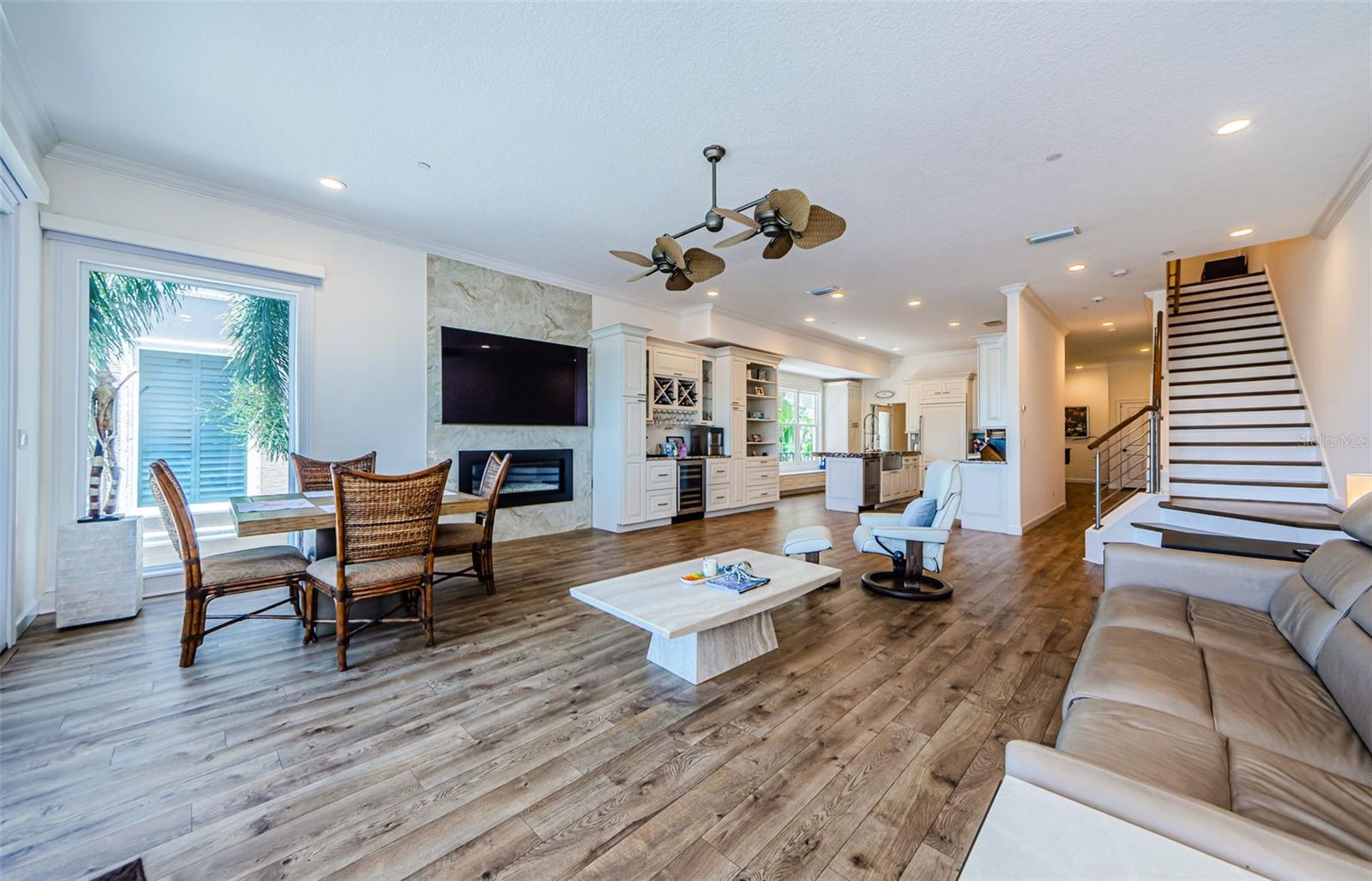 POOLS AT WINDWARD PASSAGE THE - Residential