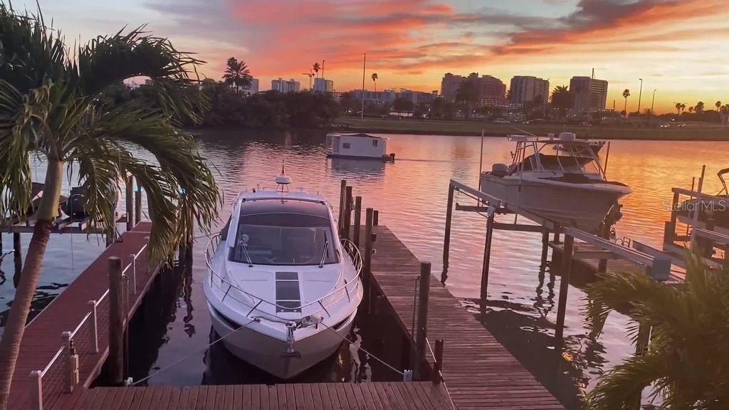 POOLS AT WINDWARD PASSAGE THE - Residential