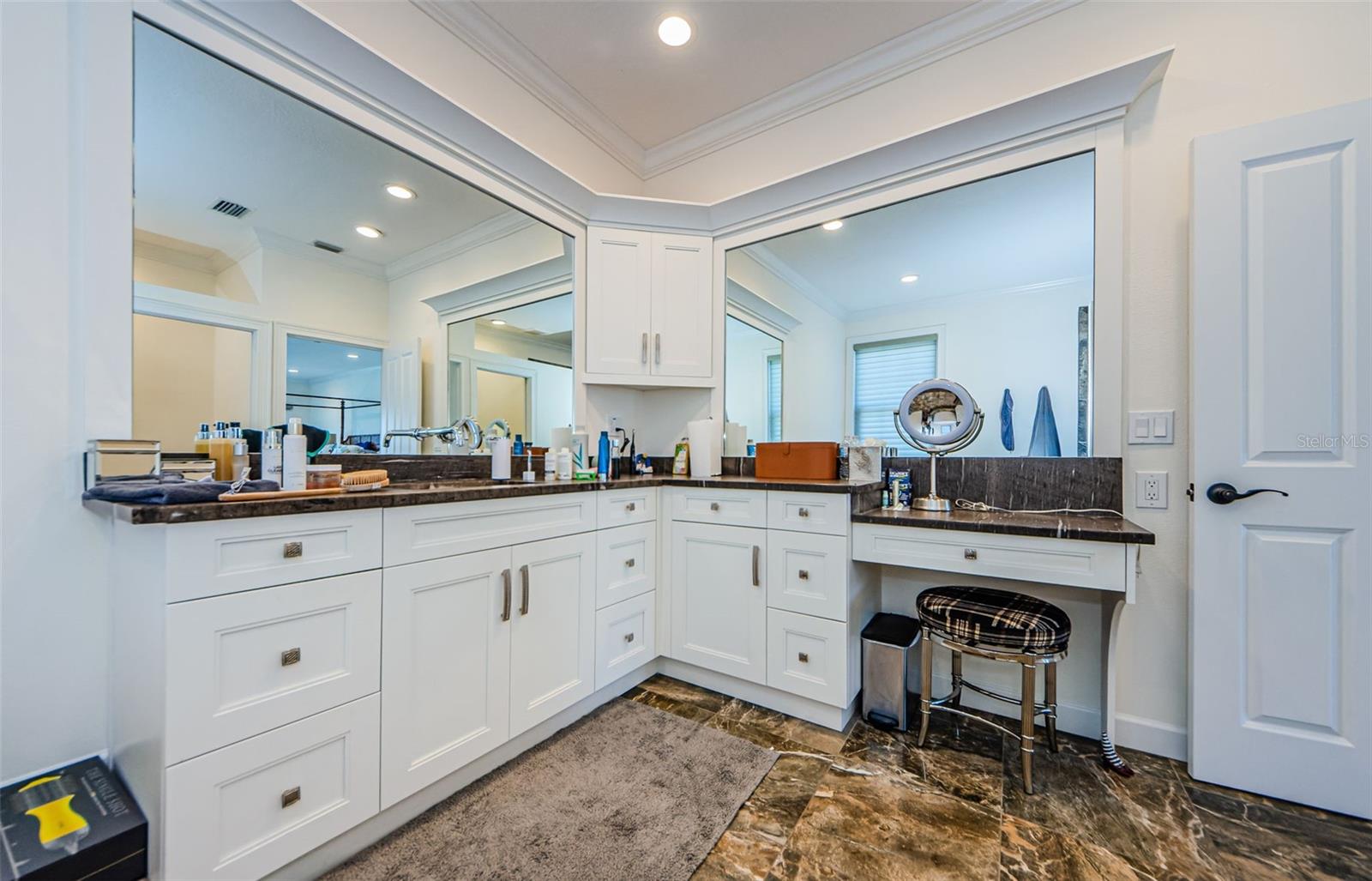 POOLS AT WINDWARD PASSAGE THE - Residential