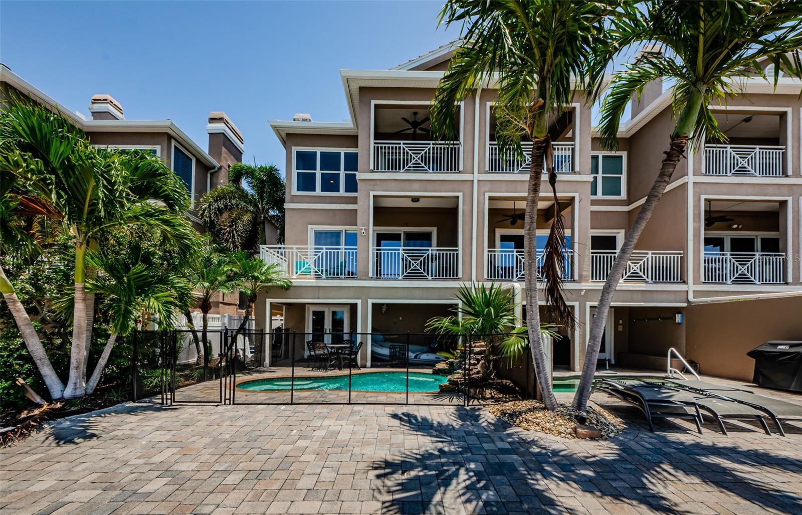 POOLS AT WINDWARD PASSAGE THE - Residential