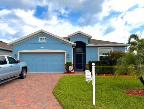 Photo of 2919 Woodward Lane, Winter Haven, FL 33884 (MLS # S5128004) Photo of 2919 Woodward Lane, Winter Haven, FL 33884 (MLS # S5128004)