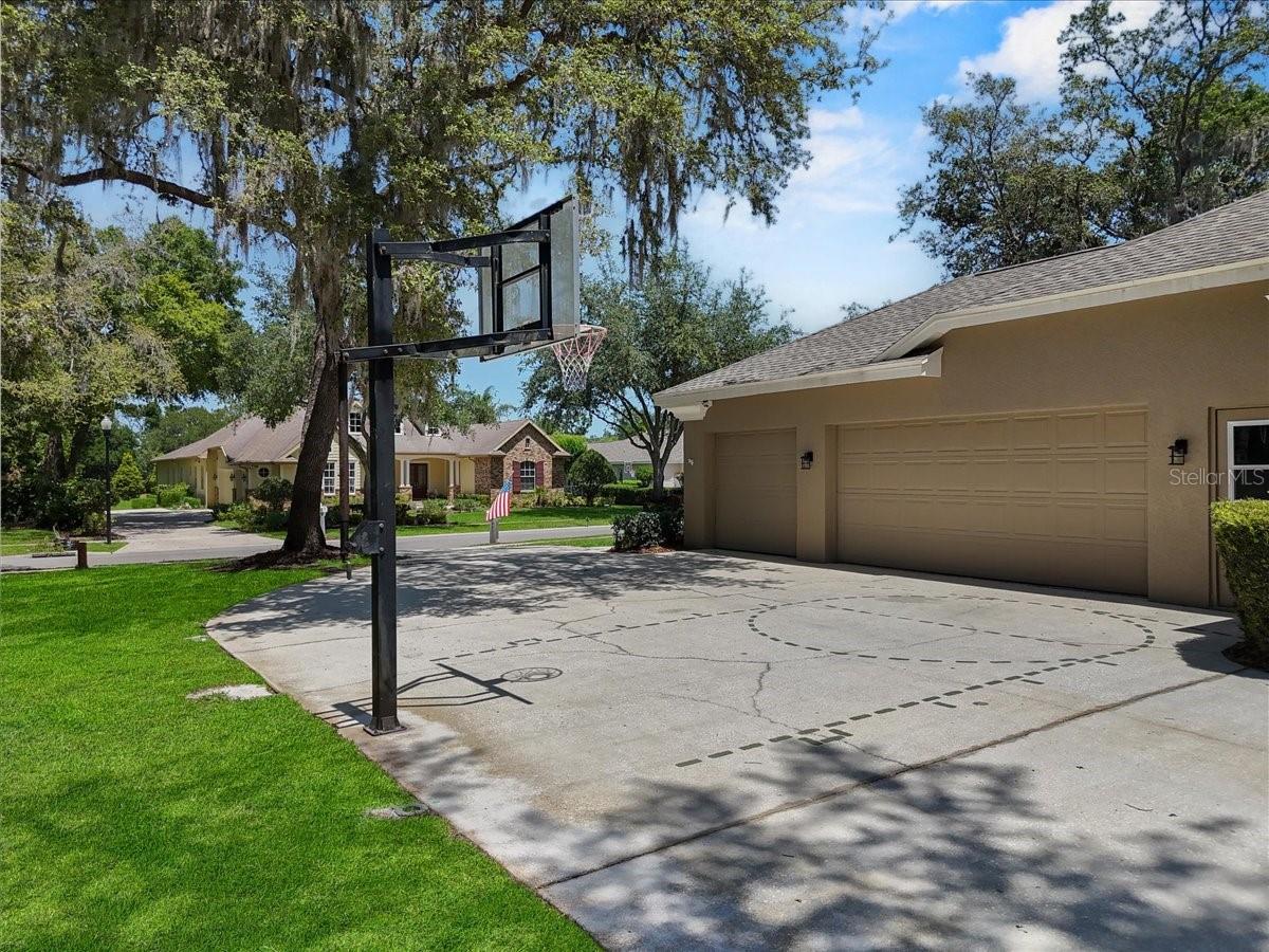 FISH HAWK TRAILS UNIT 3 - Residential
