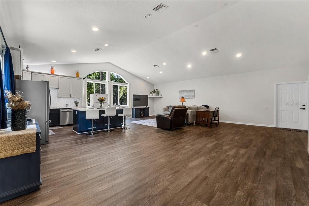 FISH HAWK TRAILS UNIT 3 - Residential