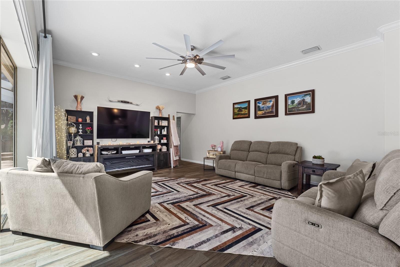 FISH HAWK TRAILS UNIT 3 - Residential