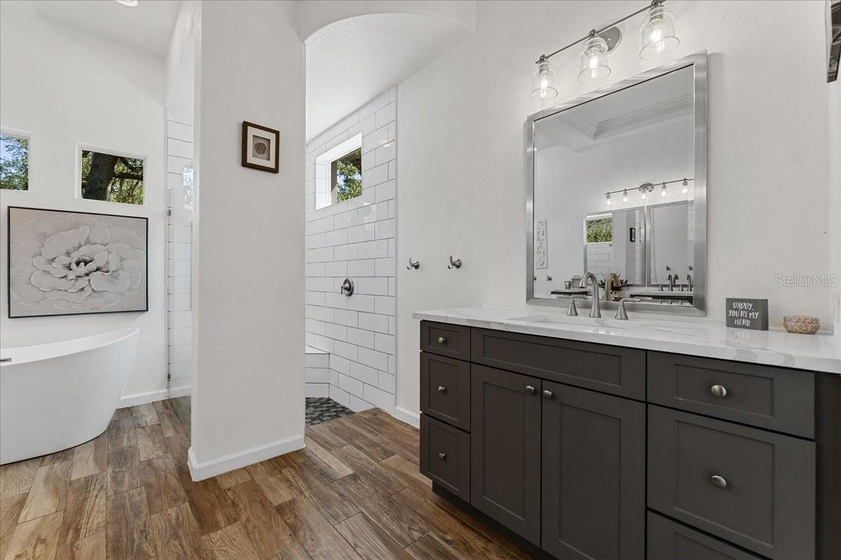 FISH HAWK TRAILS UNIT 3 - Residential