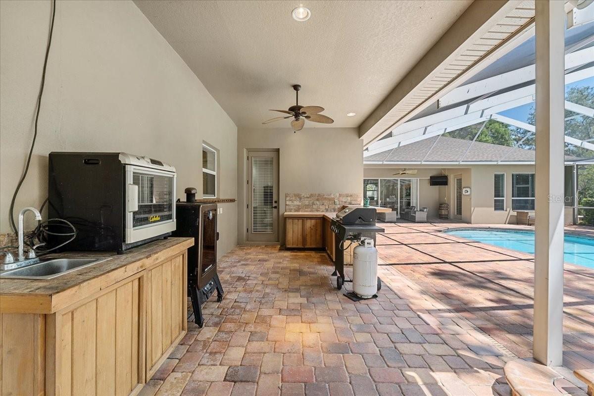 FISH HAWK TRAILS UNIT 3 - Residential