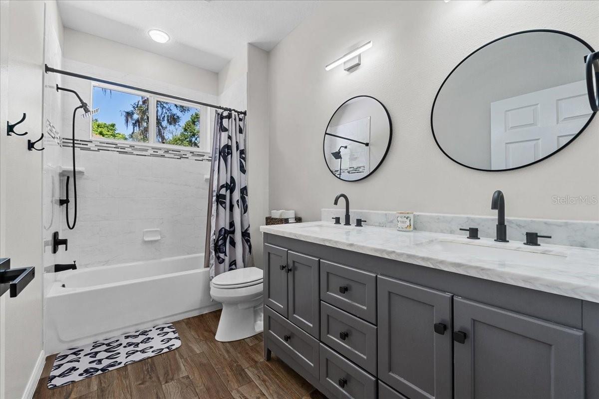 FISH HAWK TRAILS UNIT 3 - Residential