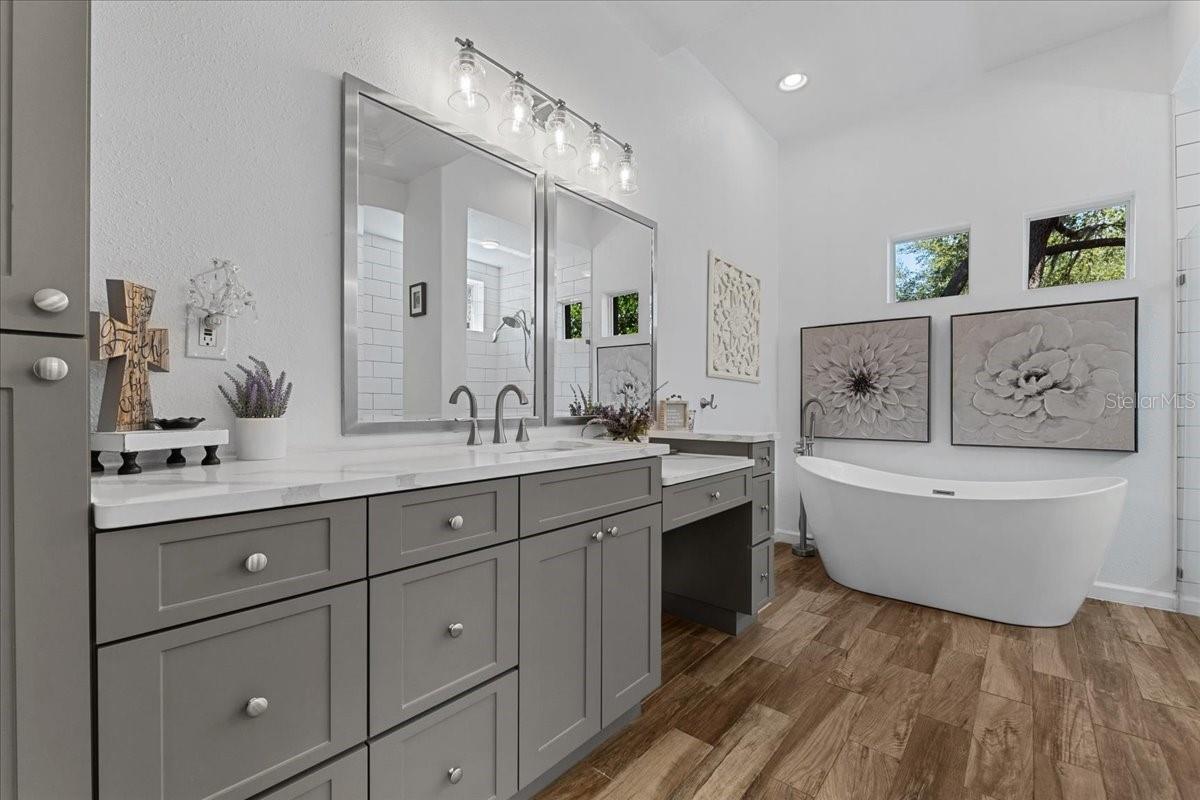 FISH HAWK TRAILS UNIT 3 - Residential