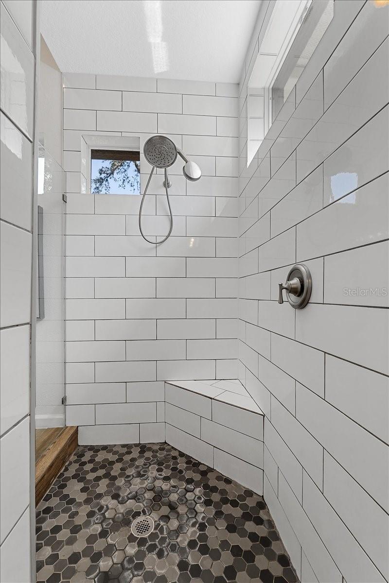 FISH HAWK TRAILS UNIT 3 - Residential