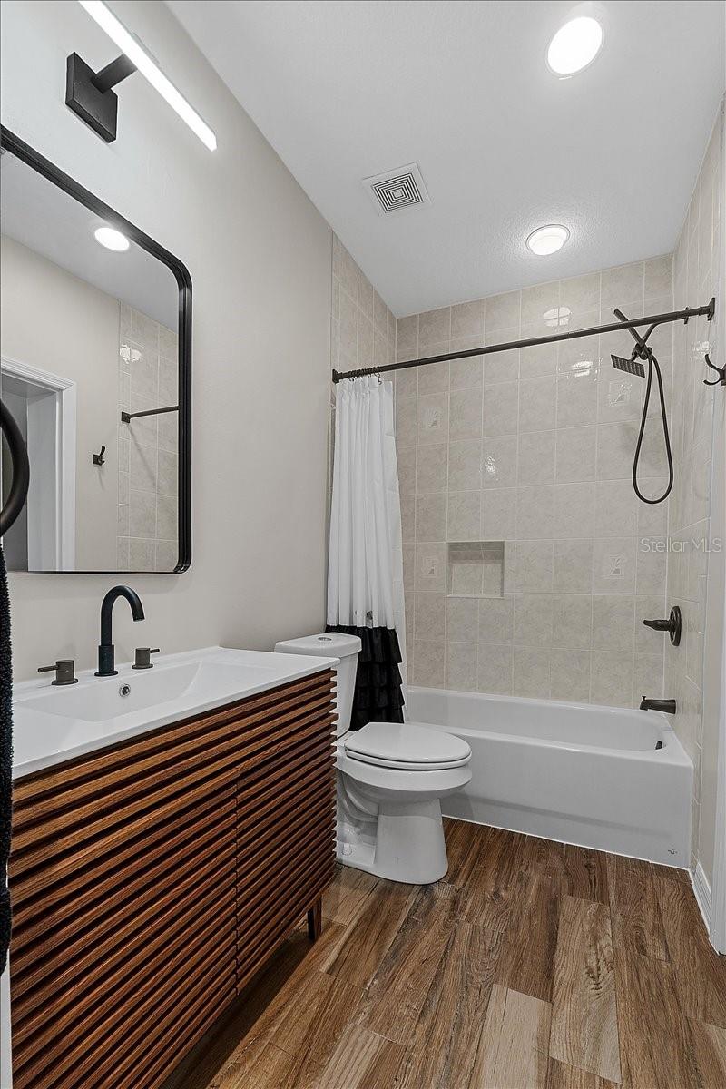 FISH HAWK TRAILS UNIT 3 - Residential