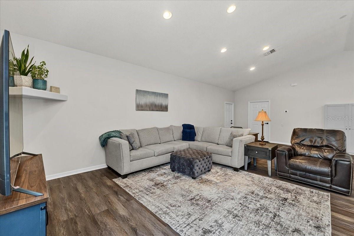 FISH HAWK TRAILS UNIT 3 - Residential