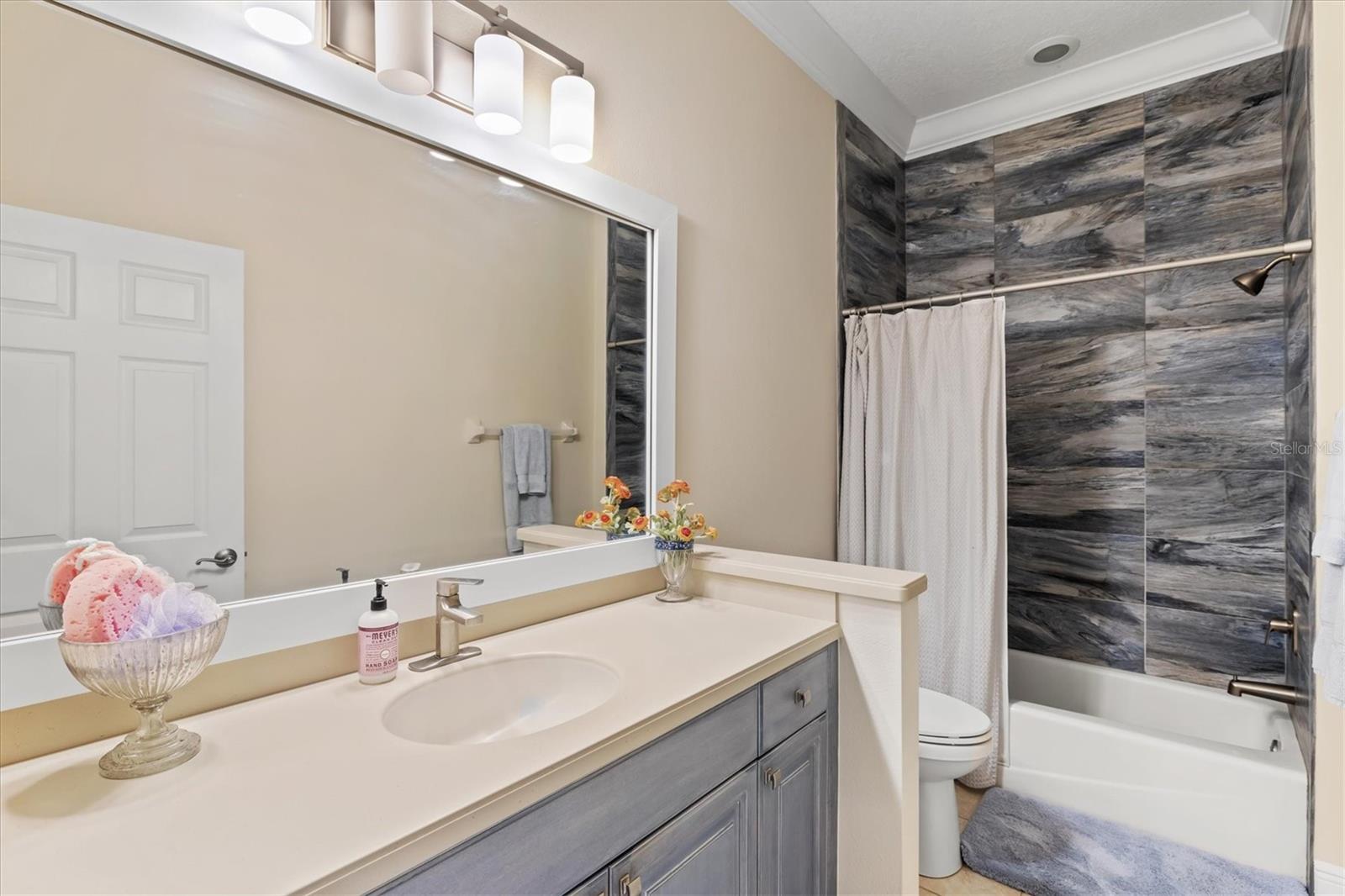 LAKEWOOD RANCH COUNTRY CLUB VILLAGE - Residential