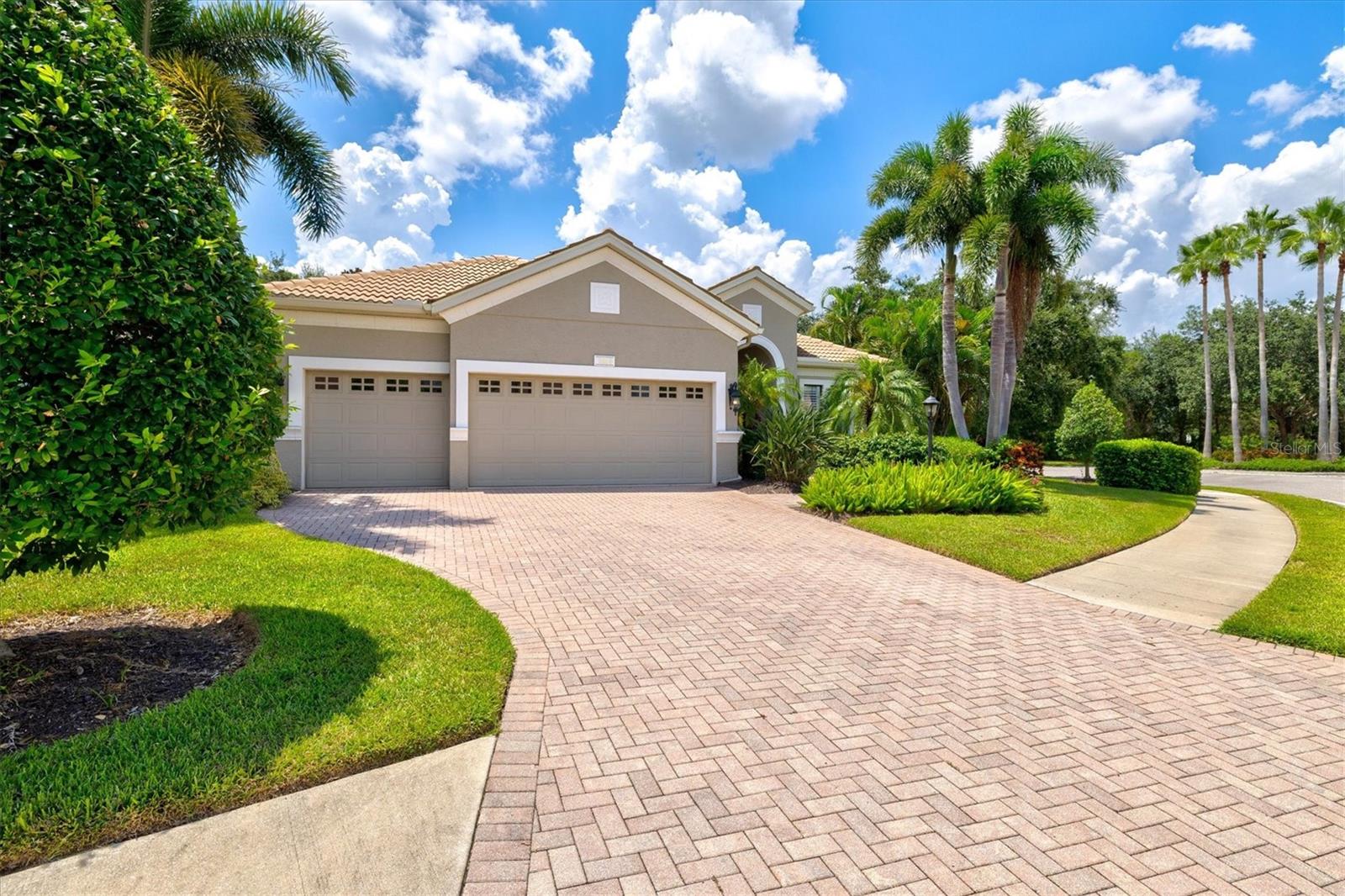 LAKEWOOD RANCH COUNTRY CLUB VILLAGE - Residential