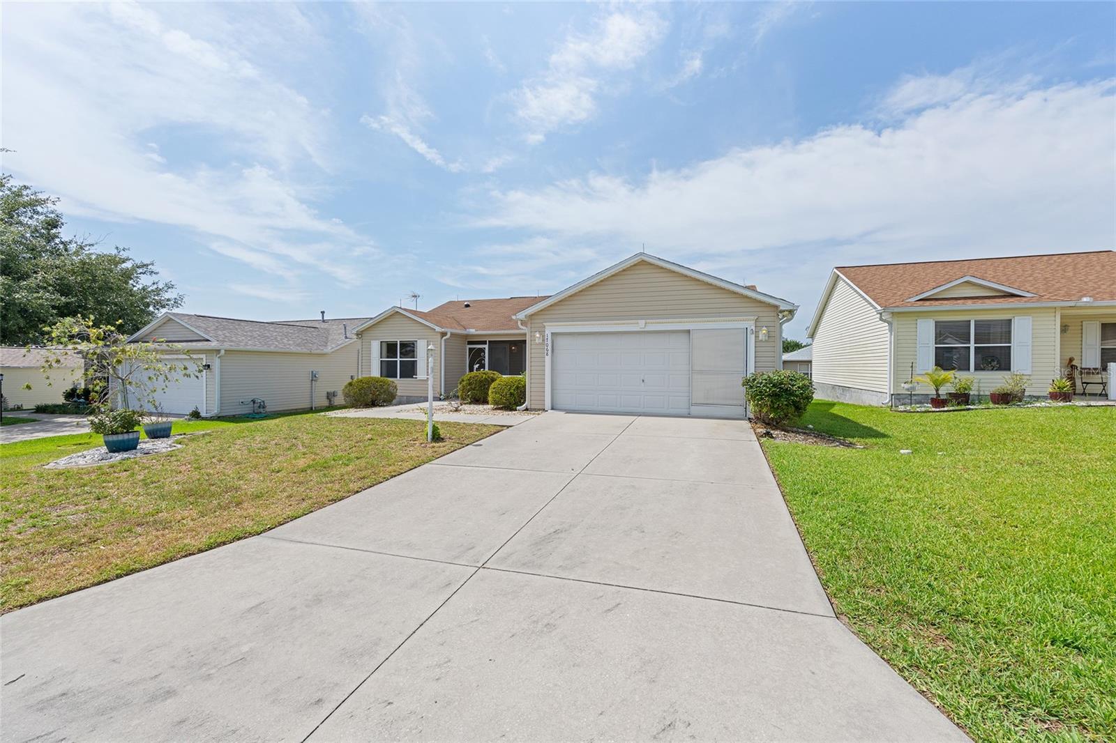 17068 SE 96TH CHAPELWOOD CIRCLE