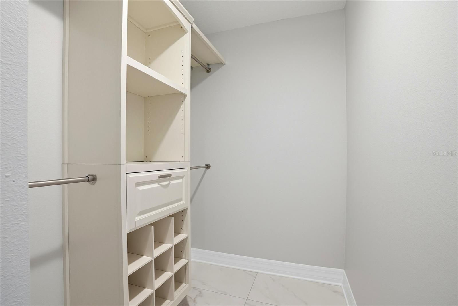 CAPRI ISLE - Residential