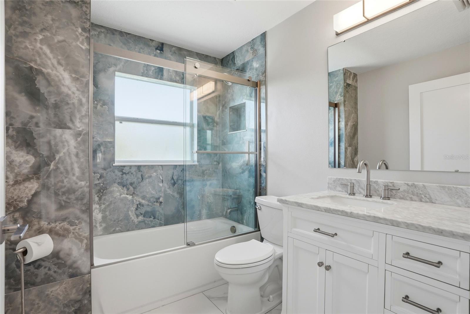 CAPRI ISLE - Residential