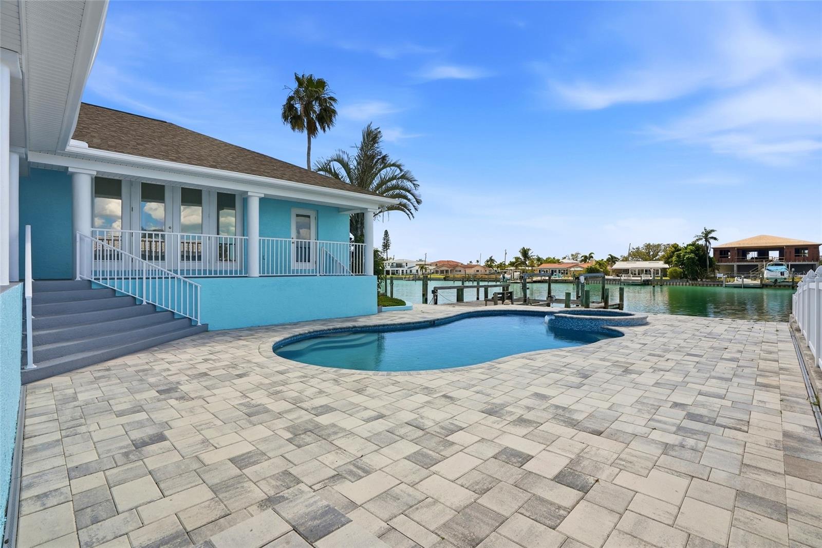 CAPRI ISLE - Residential