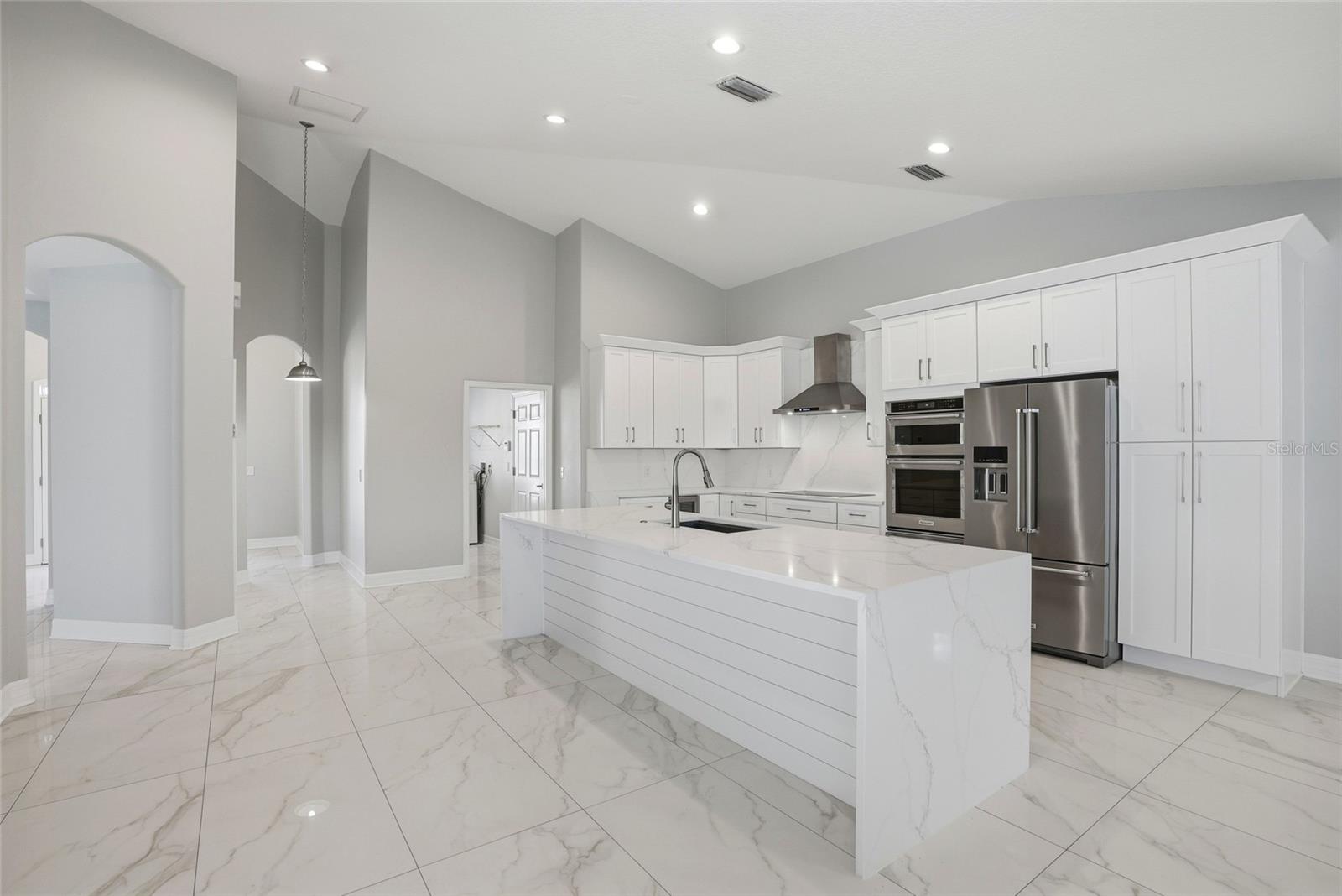 CAPRI ISLE - Residential