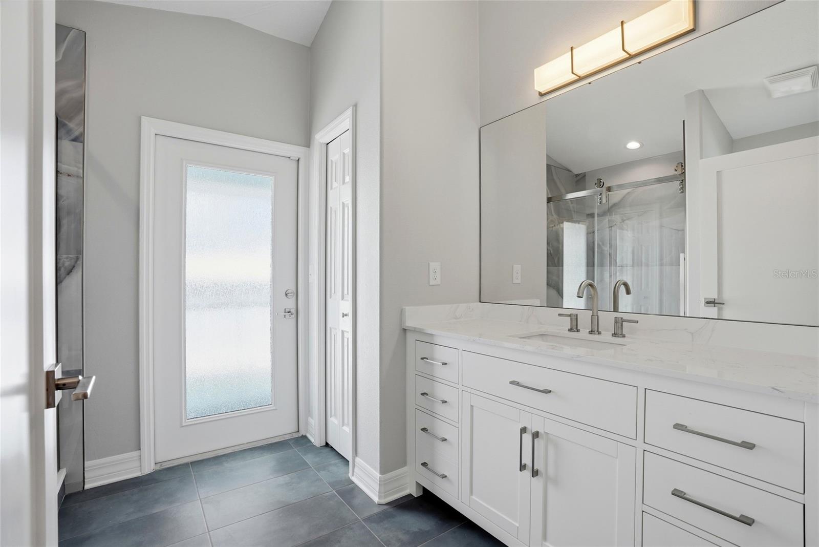 CAPRI ISLE - Residential