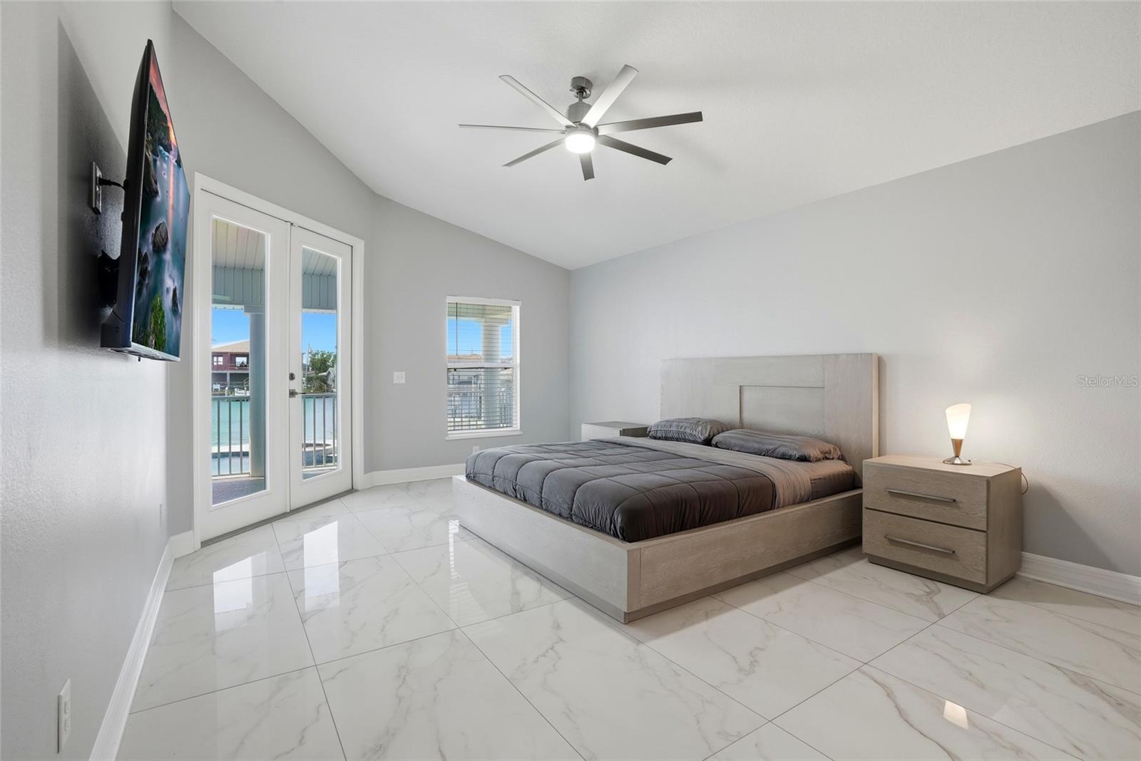 CAPRI ISLE - Residential