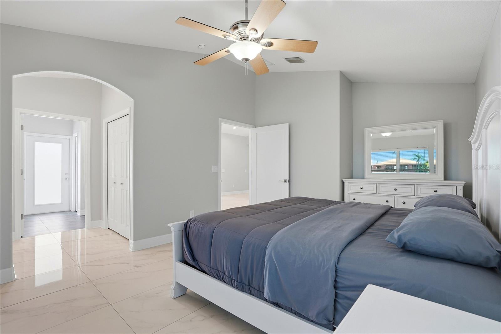 CAPRI ISLE - Residential