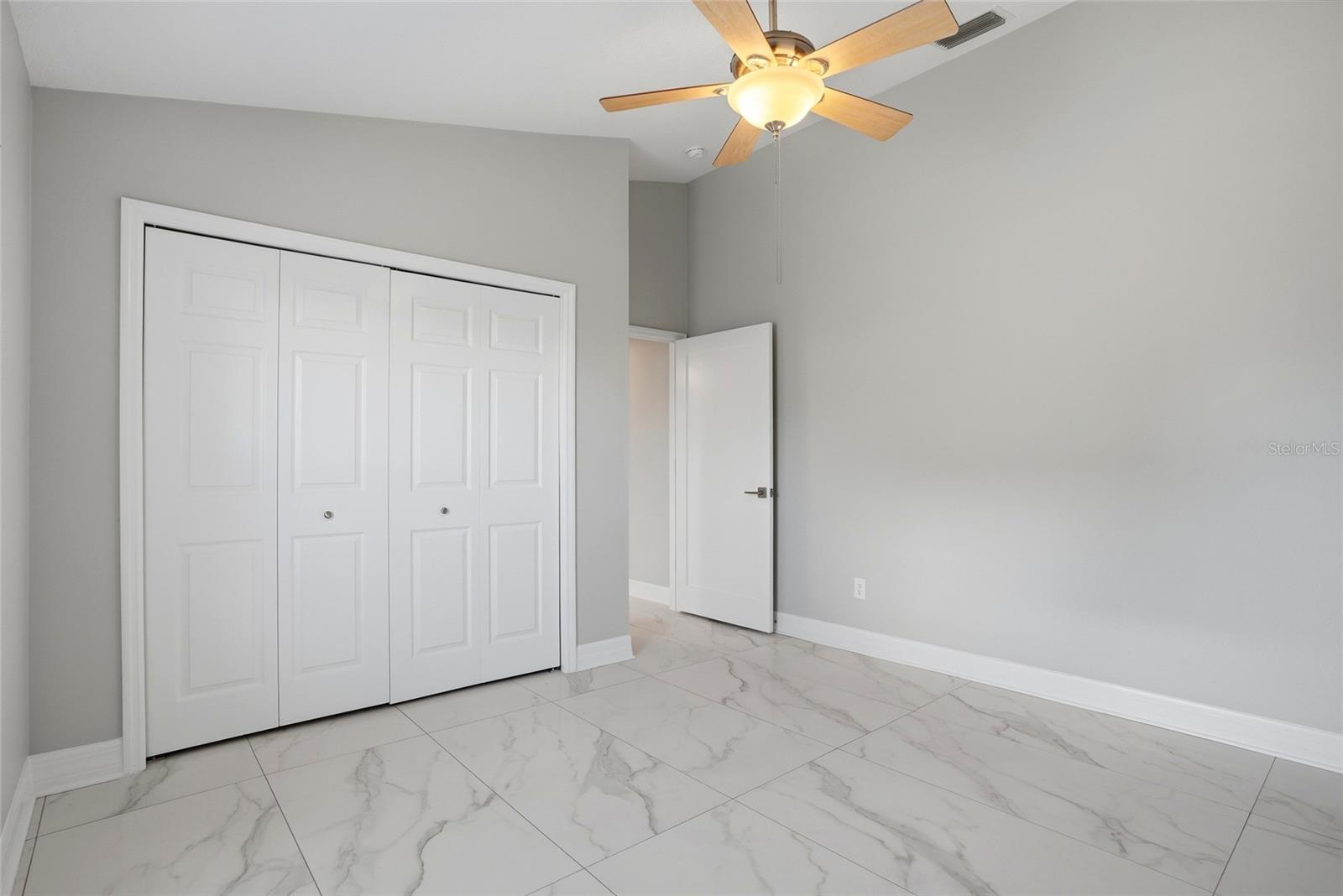 CAPRI ISLE - Residential