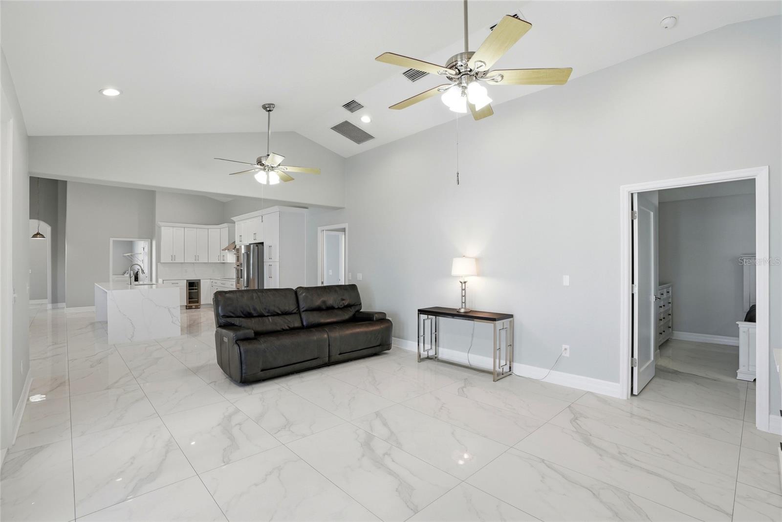 CAPRI ISLE - Residential