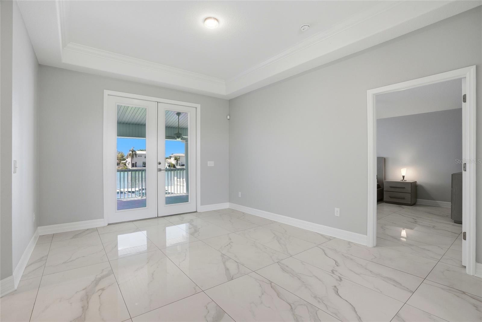 CAPRI ISLE - Residential