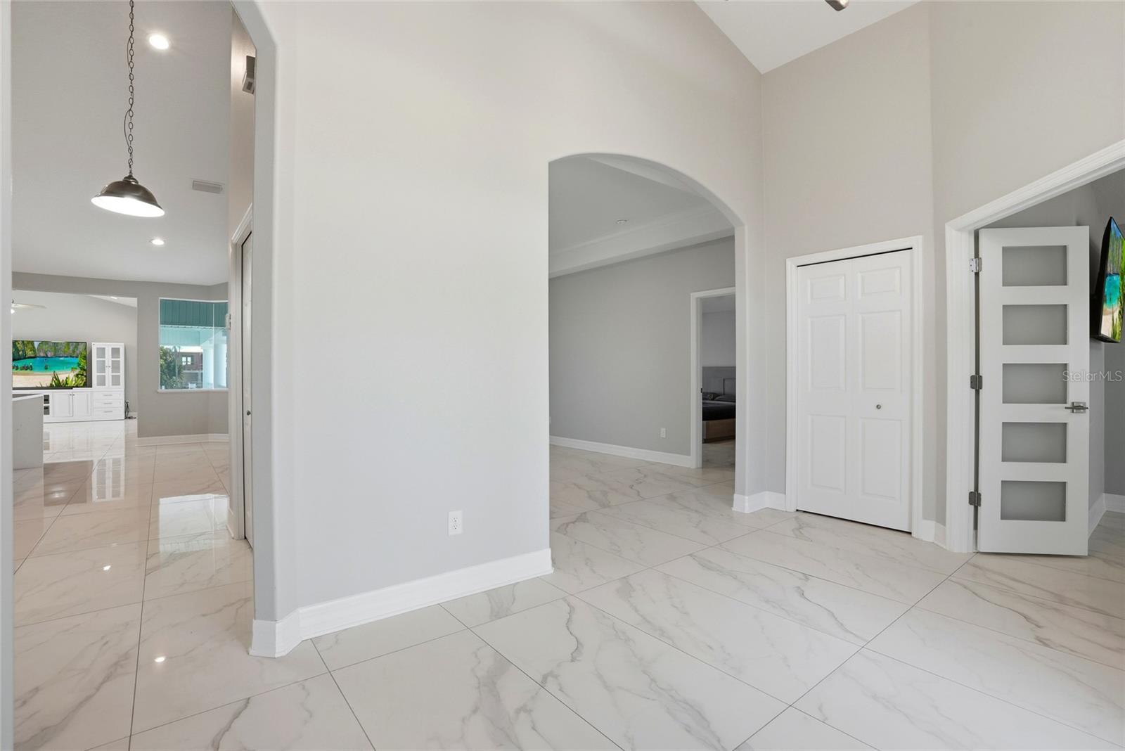 CAPRI ISLE - Residential