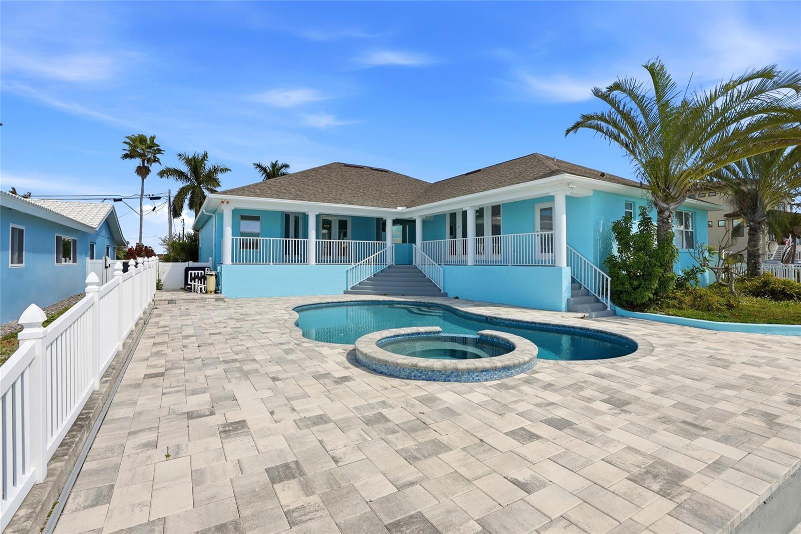 CAPRI ISLE - Residential