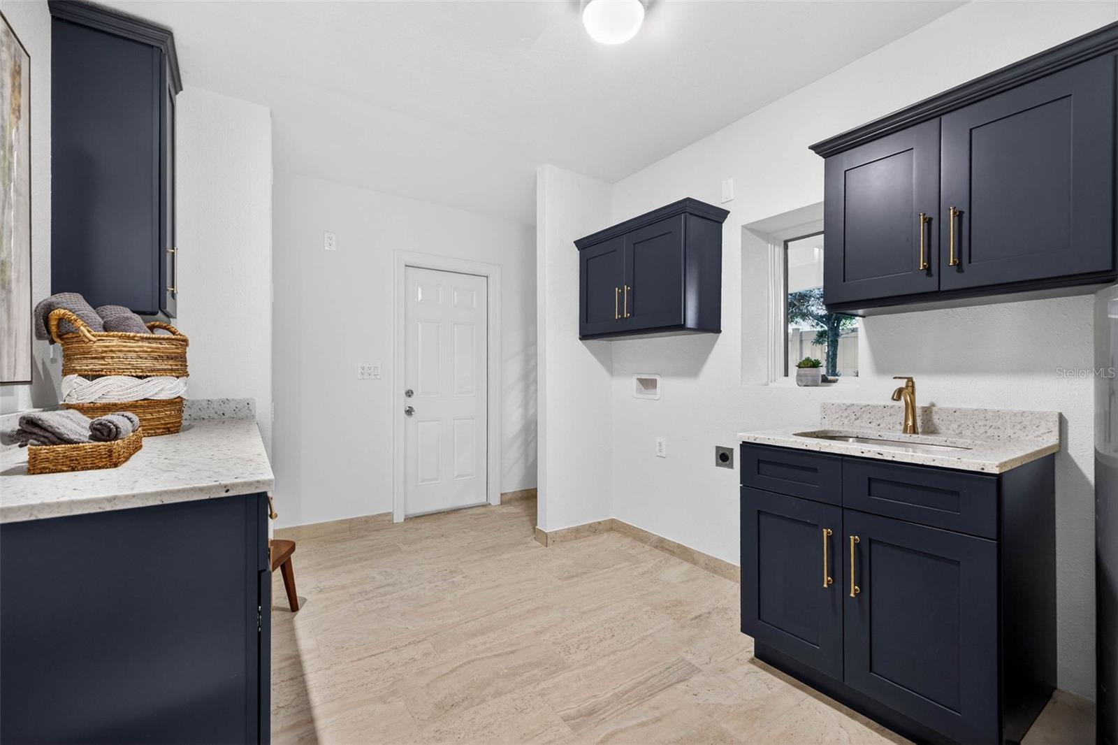 SNELL ISLE BRIGHTWATERS SEC 2 - Residential