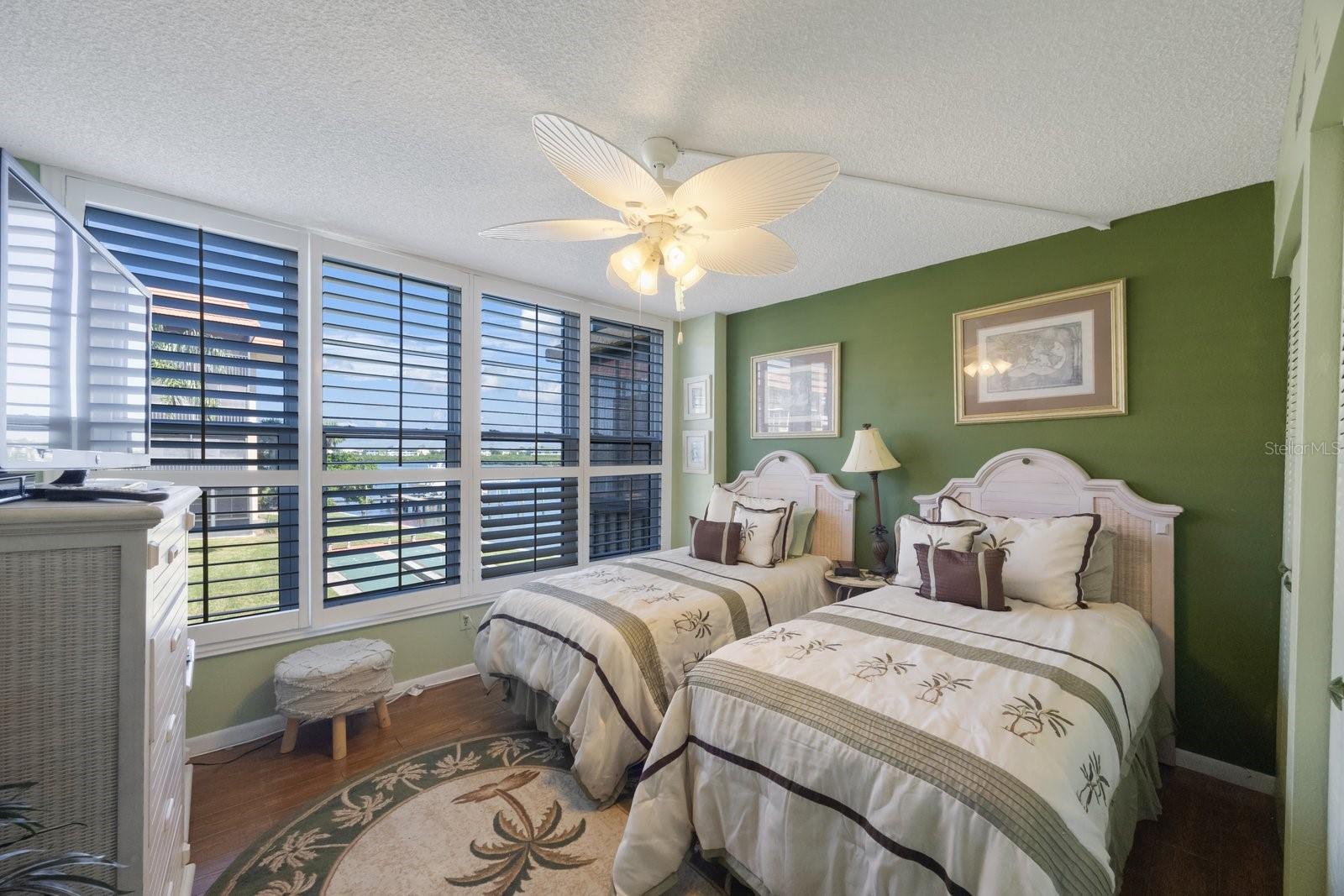 BAY MARINER THE CONDO - Residential