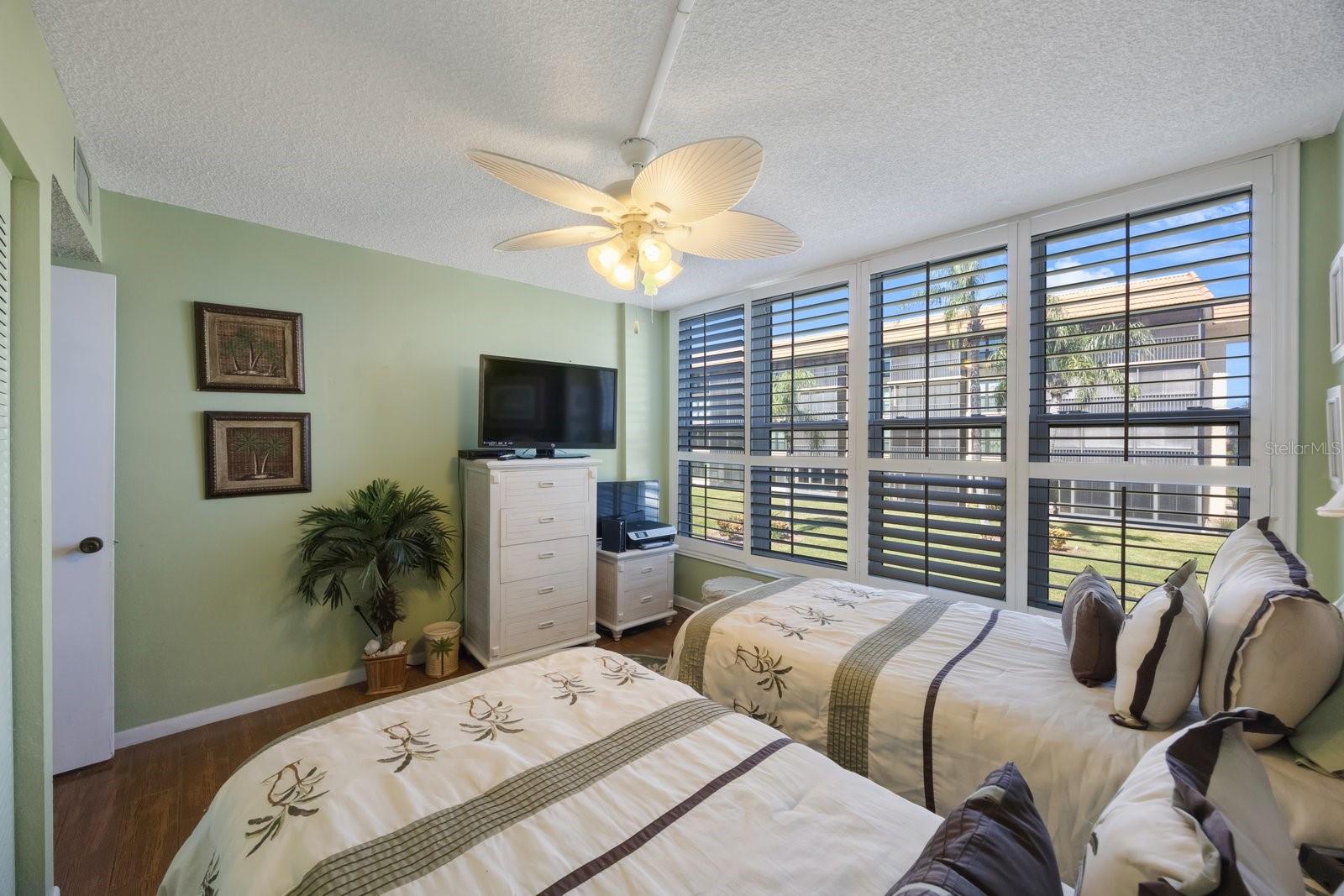 BAY MARINER THE CONDO - Residential